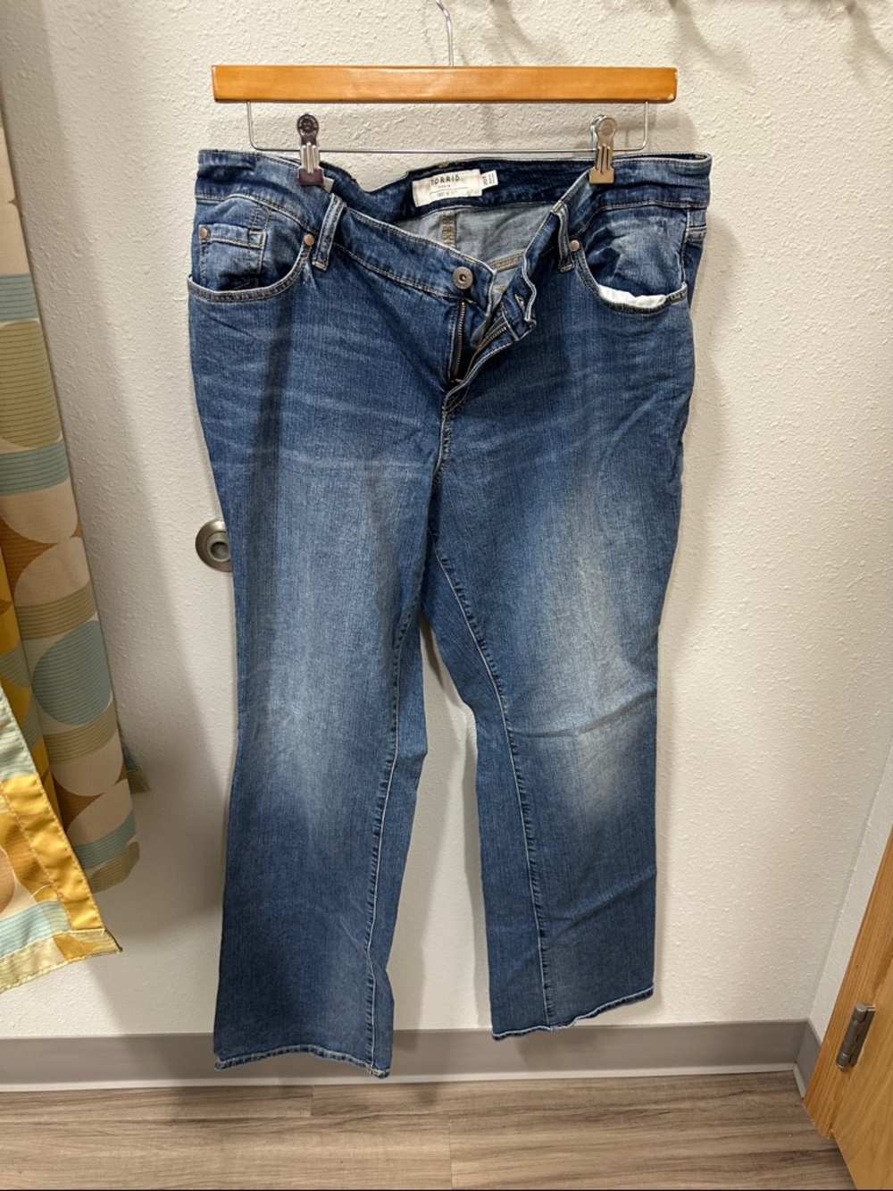 Torrid 20T Blue Women's relaxer boot cut Denim Jeans